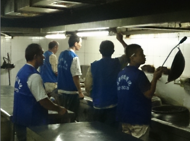 高壓槍清洗油煙機.png 高壓槍清洗油煙機.png